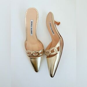 Manolo Blahnik Vintage Beidomu Gold Nappa Leather Kitten Heel Mules EU 38.5